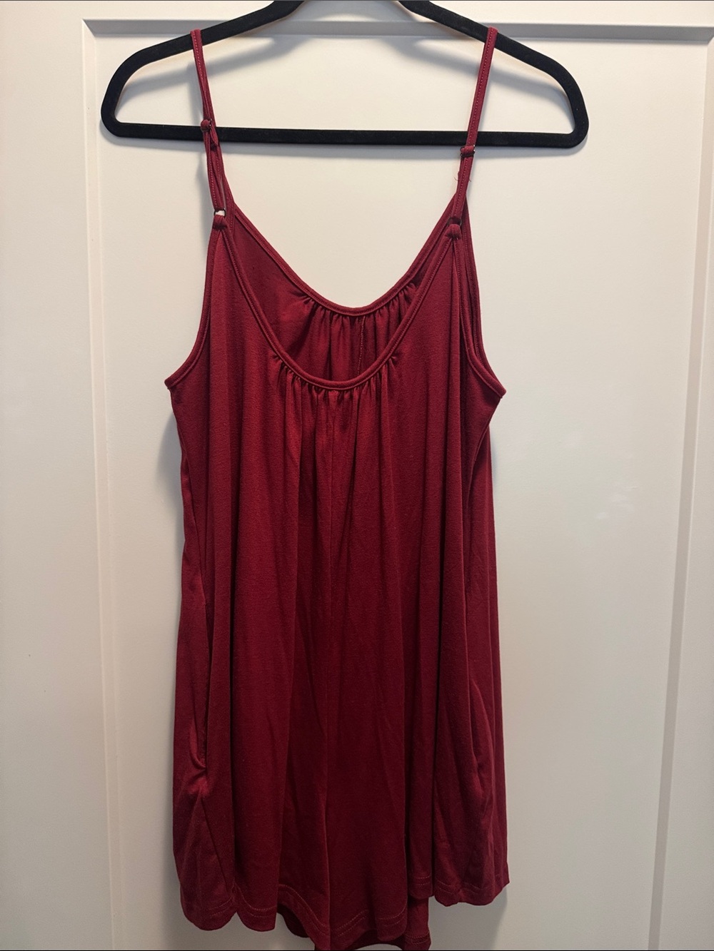 Women's Lightweight Burgundy Sleeveless Romper w Adjustable Straps & Pockets. L - Picture 4 of 5